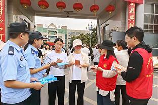 王彤探班国足：开门红，加油中国，加油兄弟们！